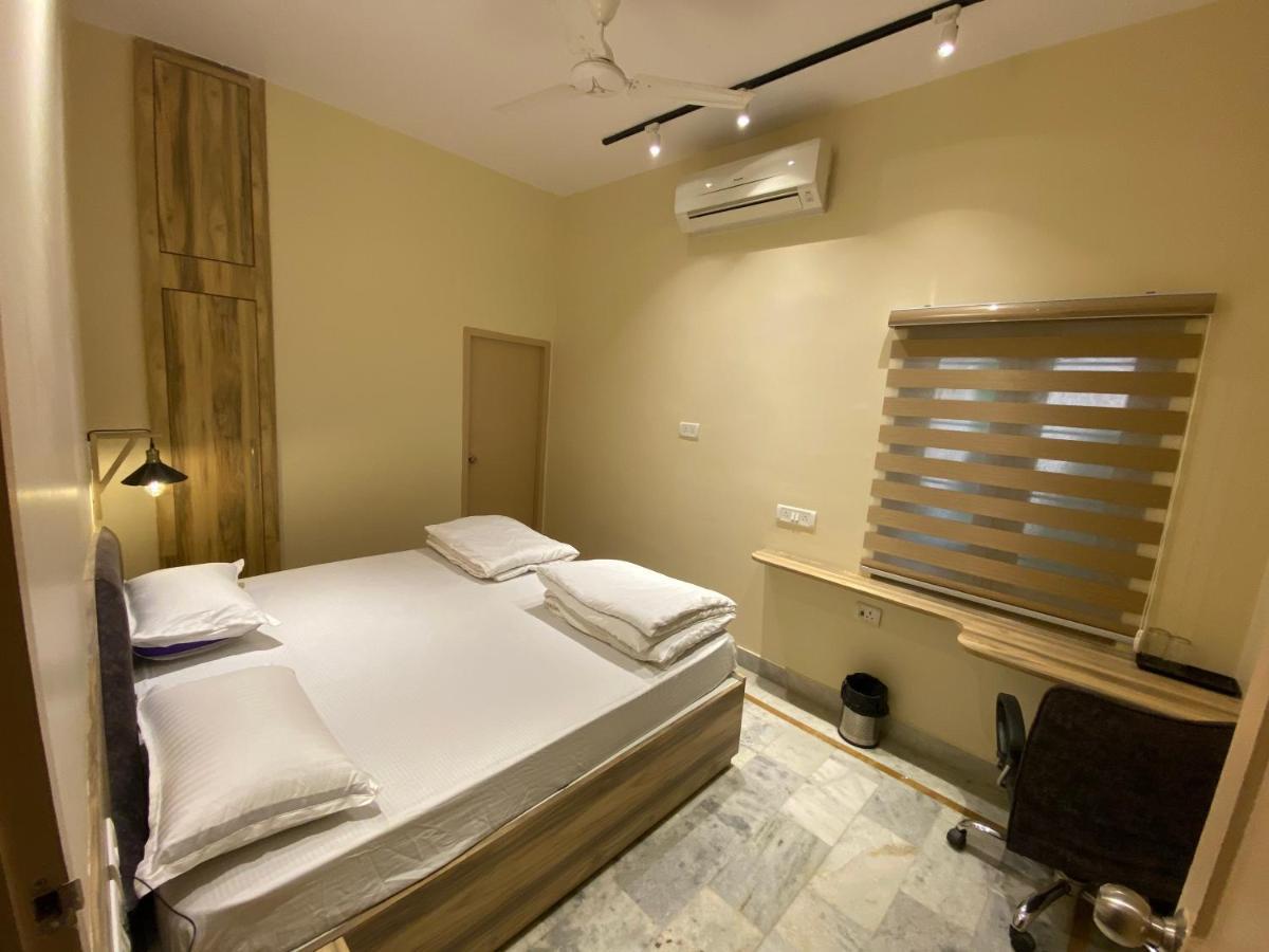 Albergue Backpackers Den Lucknow Exterior foto