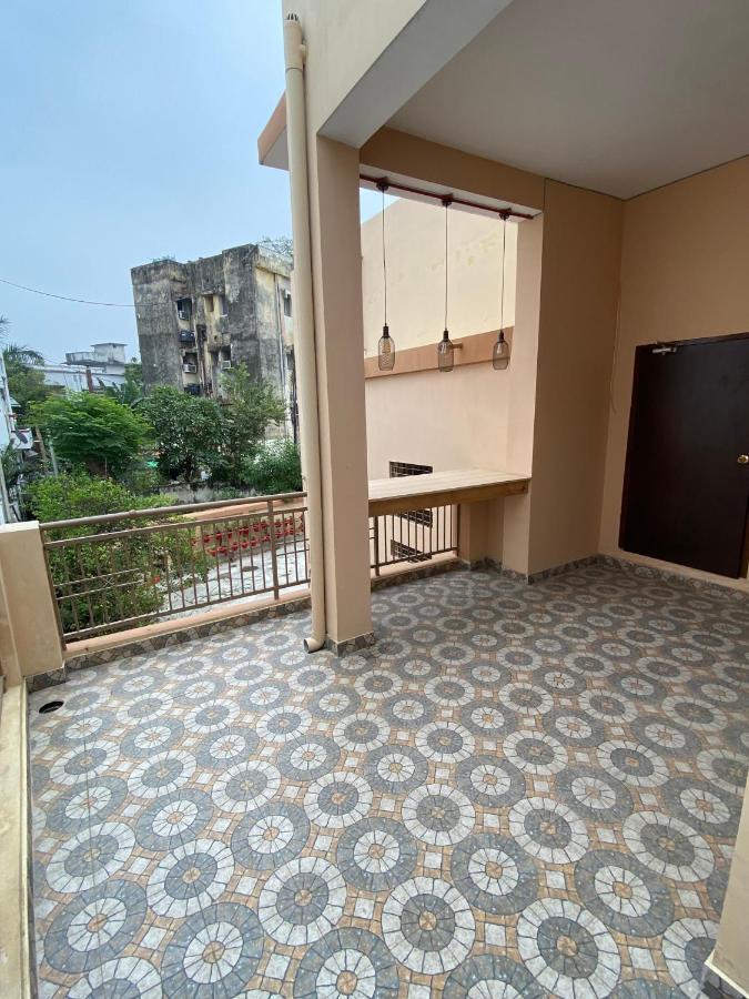 Albergue Backpackers Den Lucknow Exterior foto