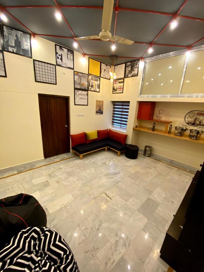 Albergue Backpackers Den Lucknow Exterior foto